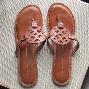 Report flat Sandals